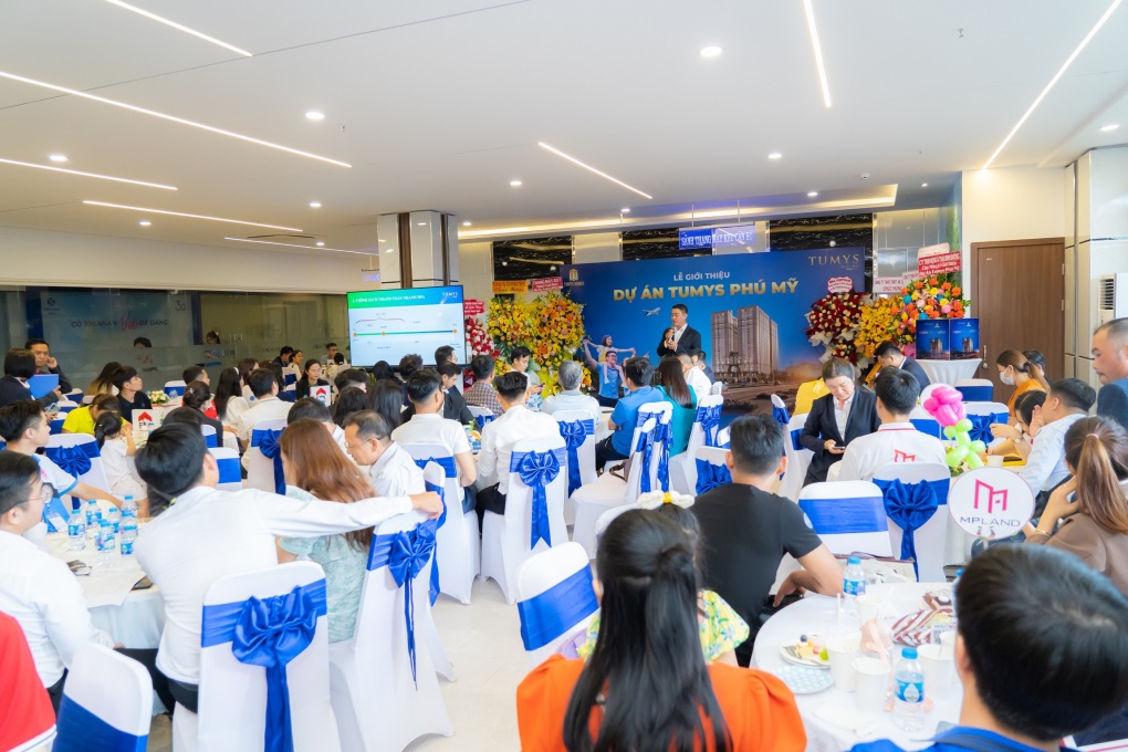 Tiến độ xây dựng Tumys Phú Mỹ vượt so với kế hoạch Buổi công bố tiến độ xây dựng Tumys Phú Mỹ